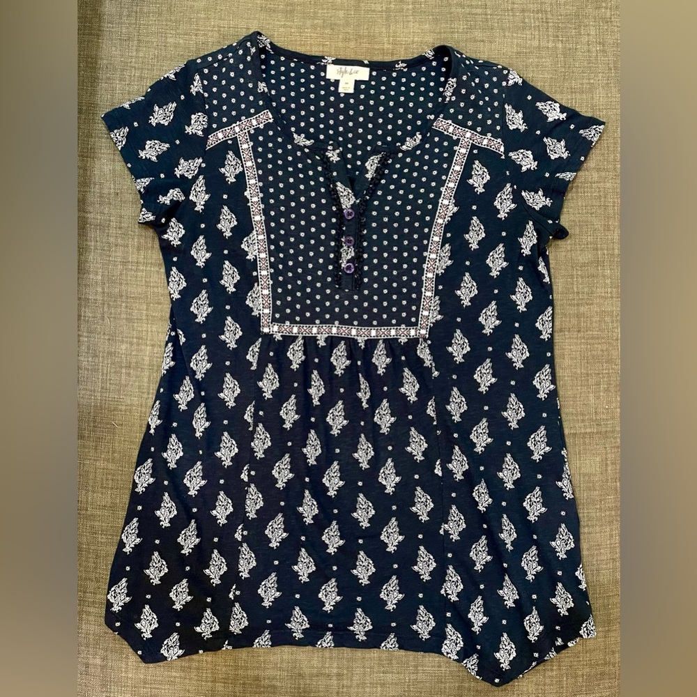 Style & Co Blue & White Geometric Pattern Top - XS